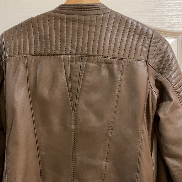Danier Leather Jacket- walnut brown size 2TP - Picture 4 of 6